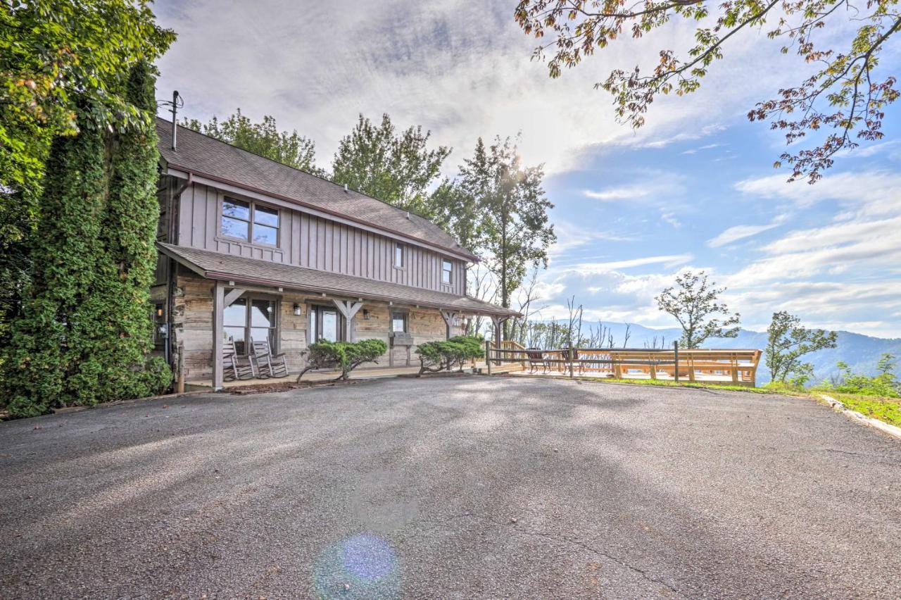 Upscale Gatlinburg Cabin Deck, Fire Pit And Hot Tub 外观 照片