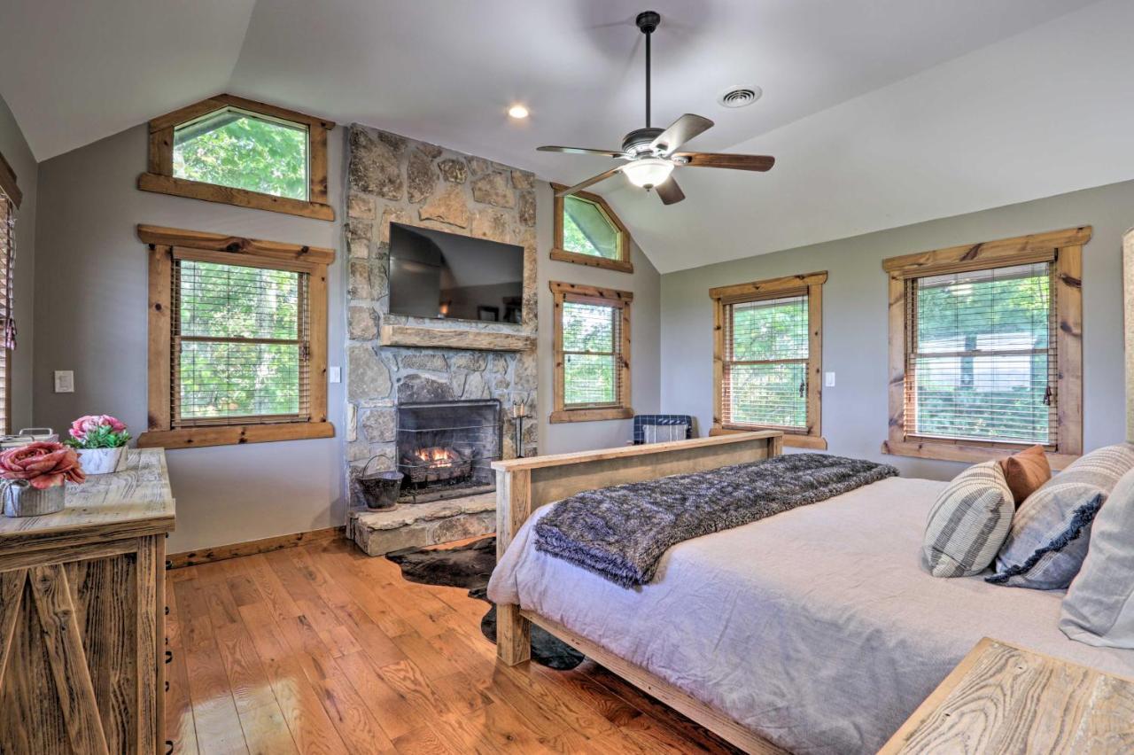 Upscale Gatlinburg Cabin Deck, Fire Pit And Hot Tub 外观 照片