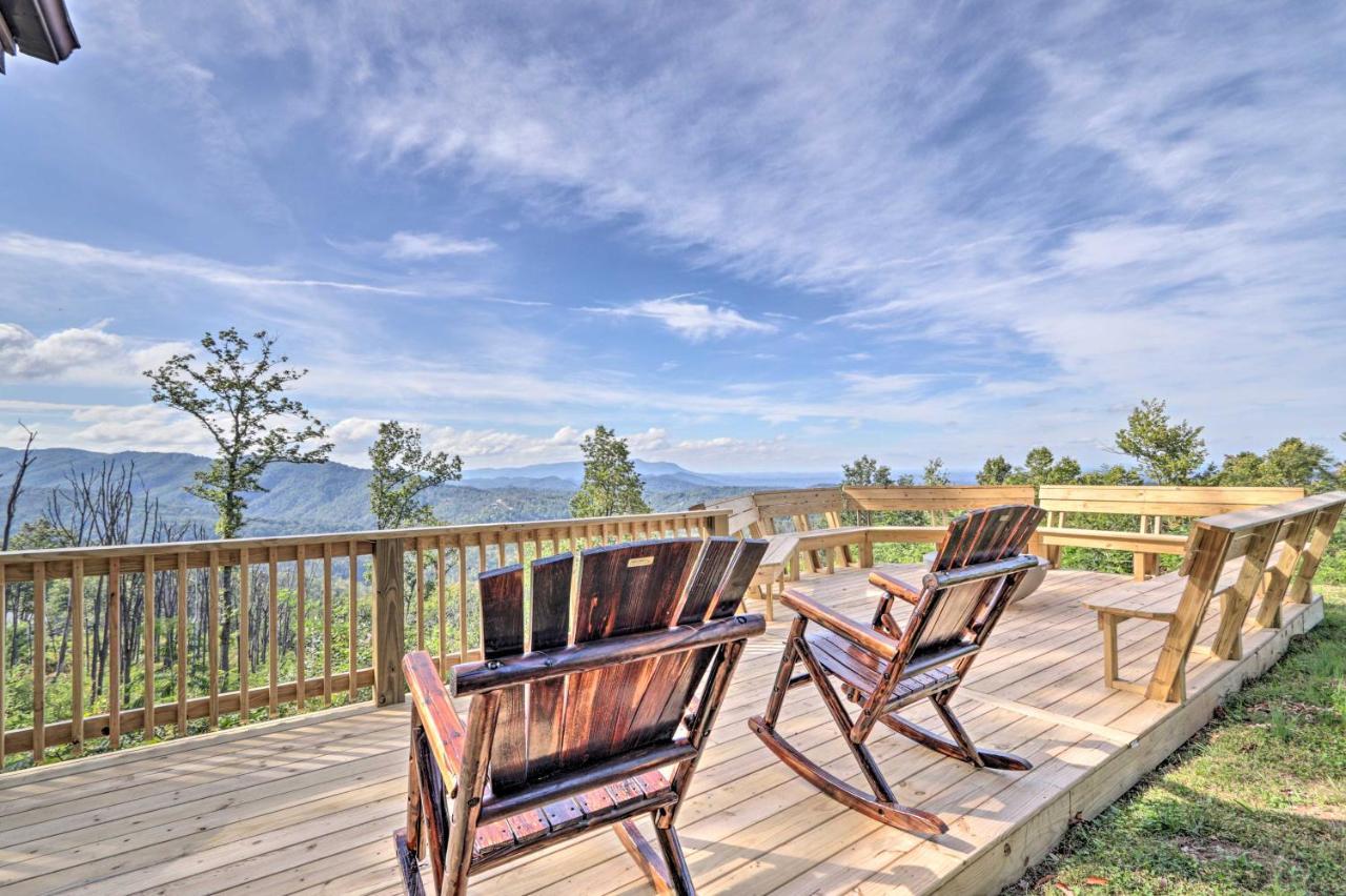 Upscale Gatlinburg Cabin Deck, Fire Pit And Hot Tub 外观 照片