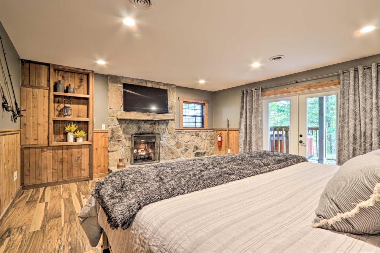 Upscale Gatlinburg Cabin Deck, Fire Pit And Hot Tub 外观 照片